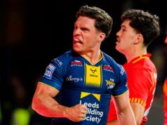 I Rhinos del Leeds travolgono i catalani e restano in testa mentre l’Hull FC segna 50 reti a Castleford