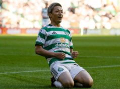 Il Celtic ha battuto Falkirk portandosi alla pari con Hearts in cima alla classifica