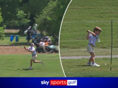 “Qualcuno lo firmi!” | Il bambino fa volare la palla… papà la prende!