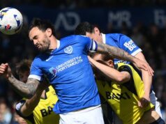 Pompeo in dieci uomini ha reagito per tenere Oxford in un thriller retrocessione