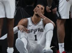 Wembanyama si è infortunato nella sconfitta nei playoff di San Antonio contro Portland