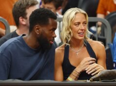 La star della WNBA Sophie Cunningham chiarisce la denuncia della libera agenzia, voleva una casa in Indiana per portare i suoi asini