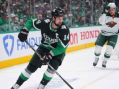 Jamie Benn di Stars è stato multato per un controllo incrociato su Ryan Hartman di Wild