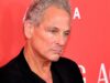 Lindsey Buckingham, ex chitarrista dei Fleetwood Mac, aggredita da una donna a Santa Monica