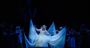 James Conlon inizia il suo ultimo periodo alla LA Opera come direttore musicale con una missione