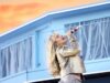 Come guardare Sabrina Carpenter, Devo e altri nel stay streaming del primo giorno del Coachella