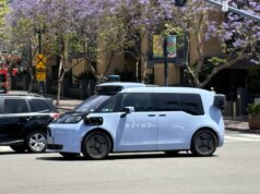 I poliziotti della California possono finalmente regalare biglietti per i robotaxi