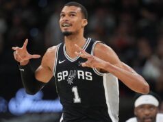 Wembanyama degli Spurs attivo contro i Mavericks