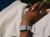 Il prossimo dispositivo indossabile Fitbit di Google potrebbe essere lanciato senza show; Si cube che richieda un abbonamento a pagamento
