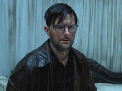 Recensione del movie: Adam Scott si spaventa in un resort infestato in “Hokum”