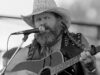 È morto a 86 anni David Allan Coe, lo scrittore di “Take This Job and Shove It”.