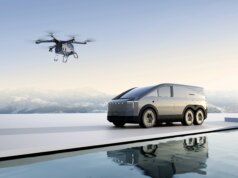 Uno dei produttori cinesi di veicoli elettrici più attivi spera di consegnare auto volanti il prossimo anno