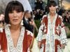 La giovane Kris Jenner, 70 anni, dimostra che il lifting da 100.000 dollari non sta scemando mentre stupisce sul tappeto rosso del Met Gala 2026