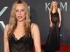 Jessica McNamee sfoggia la sua biancheria intima in un abito trasparente sul tappeto rosso alla première di Mortal Kombat II