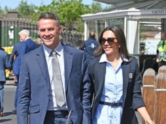 Gemma Owen di Love Island si gode una rara gita in famiglia con la leggenda del soccer, papà Michael, alle Chester Races