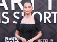 Selena Gomez è affiancata dal marito Benny Blanco per uno sfarzoso appuntamento notturno mentre sostiene Martin Quick alla première del suo documentario
