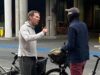 Benedict Cumberbatch viene etichettato come un “bugiardo illuso” e accusato di “infrangere ripetutamente la legge” mentre litiga ardentemente con un compagno ciclista