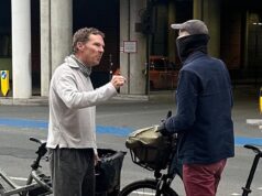 Benedict Cumberbatch viene etichettato come un “bugiardo illuso” e accusato di “infrangere ripetutamente la legge” mentre litiga ardentemente con un compagno ciclista