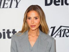 L’ex di Dorit Kemsley afferma che la star di Actual Housewives of Beverly Hills ha sperperato quasi 1 milione di dollari in beni di lusso durante la crisi finanziaria della famiglia