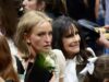 Britney Spears non si presenta alla rara riunione di famiglia mentre figlio, sorella, mamma e papà amputato partecipano alla laurea