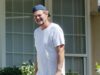 Il papà televisivo degli anni ’80, che è passato da spalla scimmia a cattivo di Melrose Place, sembra giovane a 72 anni… riesci a indovinare chi?
