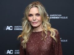 Il segreto dello splendore giovanile di Michelle Pfeiffer si rivela quando la star, 68 anni, è senza rughe in una rara foto con il marito di 33 anni