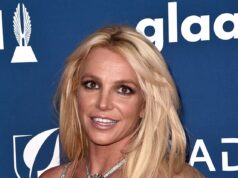 Britney Spears vista “abbaiare e portare coltello” durante una caotica visita al ristorante