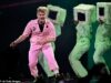 Gli spettatori dell’Eurovision sono “imbarazzati” dall’ingresso “pazzo” nel Regno Unito mentre Look Mum No Pc si esibisce per la prima volta mentre l’australiano Delta Goodrem diventa uno dei preferiti dai fan nella seconda semifinale