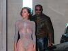 Bianca Censori si sfoggia senza reggiseno in un physique trasparente per un appuntamento notturno con Kanye West