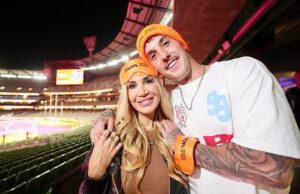 La star di MAFS Gia Fleur mette in scena uno spettacolo adorabile con il nuovo fidanzato Alan Wallace mentre la coppia partecipa all’evento di raccolta fondi al MCG