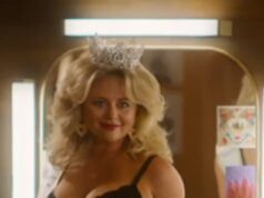 Emily Atack afferma che Jilly Cooper l’ha aiutata a “capire perché le donne dovevano usare la loro sessualità” e elogia la sua “scrittura ricca di sfumature” mentre riflette sul suo audace personaggio di Rivals