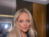 “Voglio un vestito enorme anni ’80 e una grande festa del cazzo”: Emily Atack rivela i dettagli del suo prossimo matrimonio a settembre all’estero con Alistair Garner, che sarà ispirato allo present televisivo Rivals