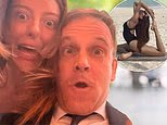 L’ex marito di Angelina Jolie, Jonny Lee Miller, 53 anni, esce con una splendida insegnante di Pilates, 27 anni, mentre la coppia si gode insieme viaggi romantici all’estero