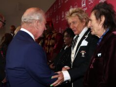 Rod Stewart si congratula con King per aver messo Trump “al suo posto”