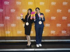 Gli adolescenti del Bellevue che prendono di mira la mortalità dei salmoni e la salute mentale vincono alla fiera internazionale della scienza