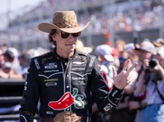 Il rovente Carson Hocevar supera Kyle Busch per vincere la gara di camion in Texas