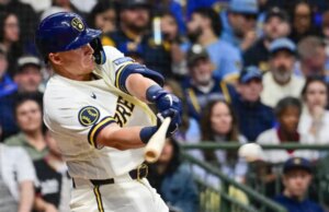 Andrew Vaughn dei Brewers tornerà per la partita di apertura contro i Cardinals