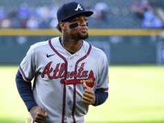 Braves RF Ronald Acuna Jr. lascia la partita delle Rockies con tensione ai tendini del ginocchio