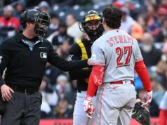I pirati distruggono i rossi; pareggiare il report MLB per passeggiate consecutive