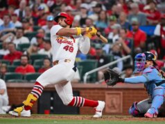 La doppietta di Ivan Herrera che libera le basi solleva i Cardinals oltre Brewers