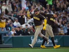 I Padres si alzano presto e migliorano fino al 5-0 in questa stagione contro i Mariners
