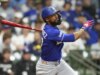Teoscar Hernandez dei Dodgers esce con uno stiramento al tendine del ginocchio, andrà in IL