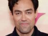 La star dei rivali Alex Hassell è stata “davvero colpita” dalla morte di Dame Jilly Cooper
