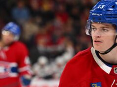 Cole Caufield ha ricevuto i complimenti dello chef-allenatore di Sabres