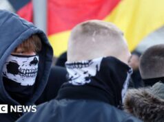 La polizia tedesca fa irruzione in gruppi giovanili criminali neonazisti