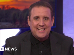 Spettacolo di Peter Kay evacuato a causa di una “borsa sospetta”