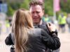Olly Murs in lacrime mentre completa un’impresa di resistenza di beneficenza