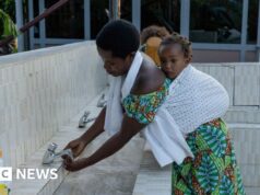 L’Ebola potrebbe diffondersi più velocemente di quanto si pensasse, avverte il medico dell’OMS
