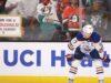 Connor McDavid allena una benedizione
