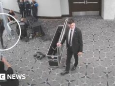 Nuovi filmati della CCTV sembrano mostrare che il sospetto della cena della stampa di Washington abbia sparato all’agente
